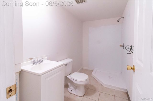 141 Woodslee Drive, Troy, MI 48083
