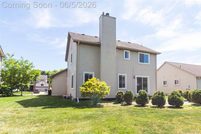 141 Woodslee Drive, Troy, MI 48083