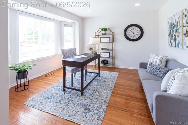 141 Woodslee Drive, Troy, MI 48083