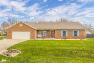 7351 S Artesian Court, Columbus, IN 47201