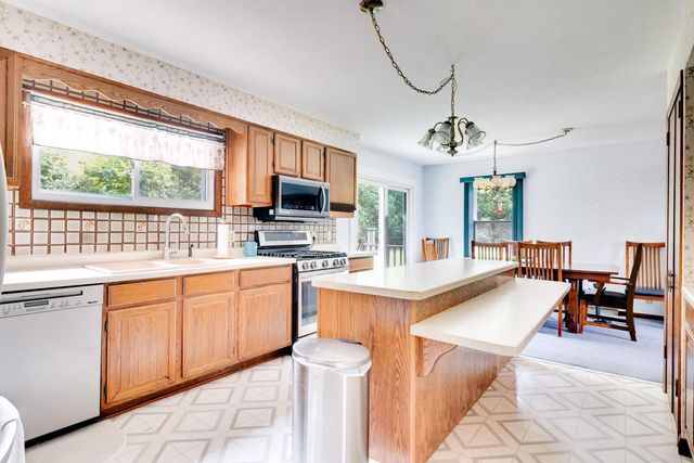 W345S10334 Wambold ROAD, Mukwonago, WI 53149