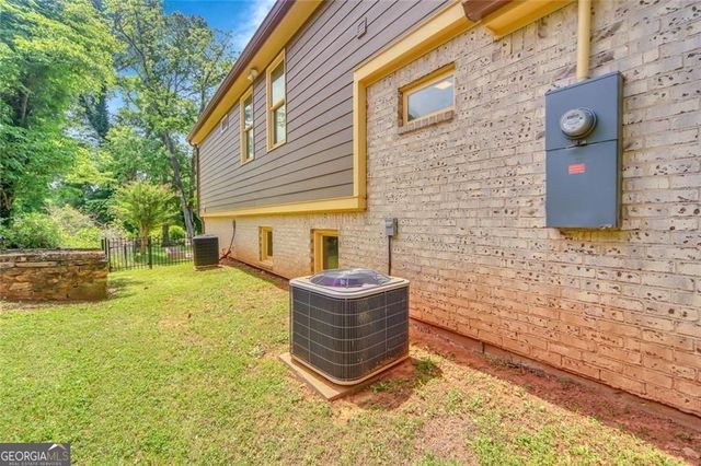 5429 E Mountain Street, Stone Mountain, GA 30083