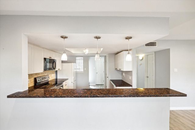 5005 Georgi Lane 36, Houston, TX 77092