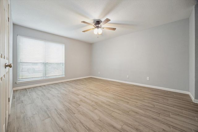 5005 Georgi Lane 36, Houston, TX 77092