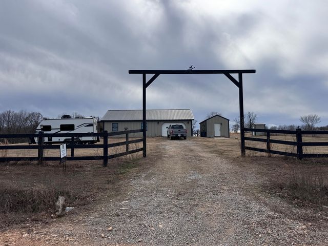 9893 E 550 Road, Rose, OK 74364