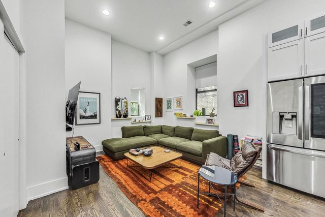 1847 N Kedzie Avenue 1N, Chicago, IL 60647