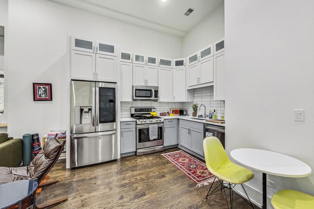 1847 N Kedzie Avenue 1N, Chicago, IL 60647