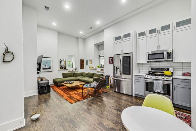 1847 N Kedzie Avenue 1N, Chicago, IL 60647