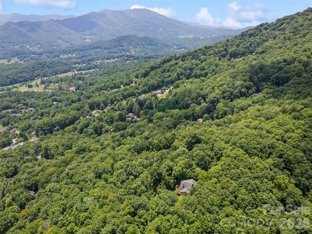 48 Hawks Lift Drive, Waynesville, NC 28786