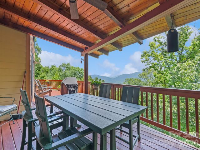 48 Hawks Lift Drive, Waynesville, NC 28786