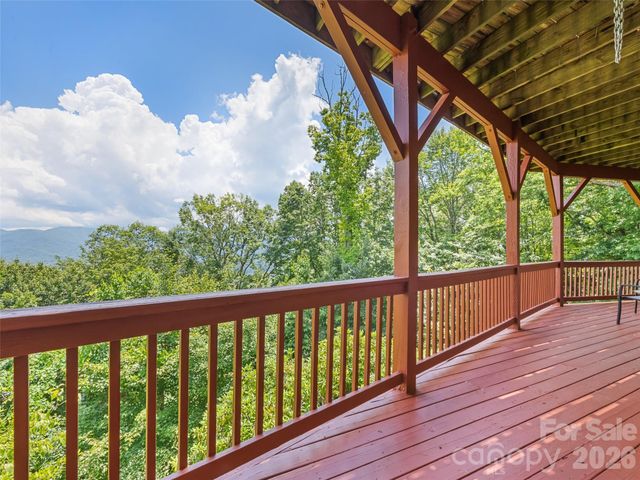 48 Hawks Lift Drive, Waynesville, NC 28786