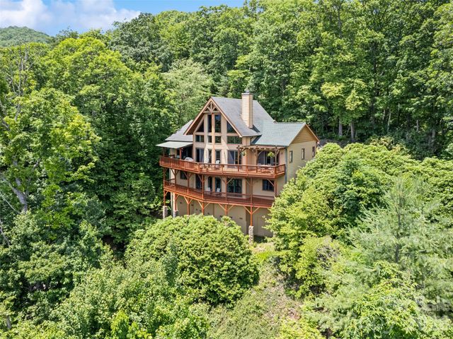 48 Hawks Lift Drive, Waynesville, NC 28786