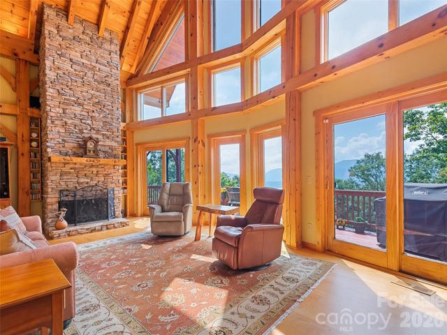 48 Hawks Lift Drive, Waynesville, NC 28786