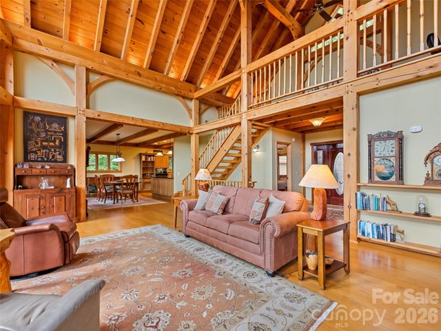 48 Hawks Lift Drive, Waynesville, NC 28786