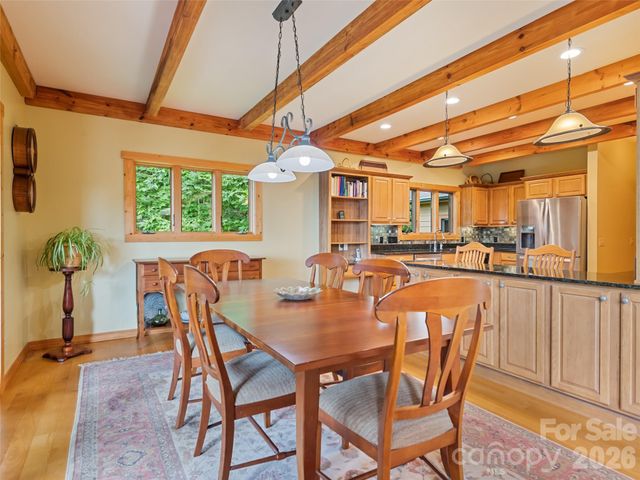 48 Hawks Lift Drive, Waynesville, NC 28786