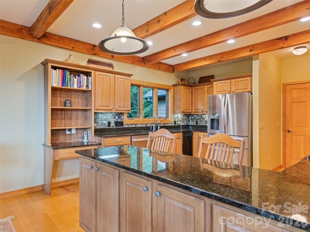 48 Hawks Lift Drive, Waynesville, NC 28786