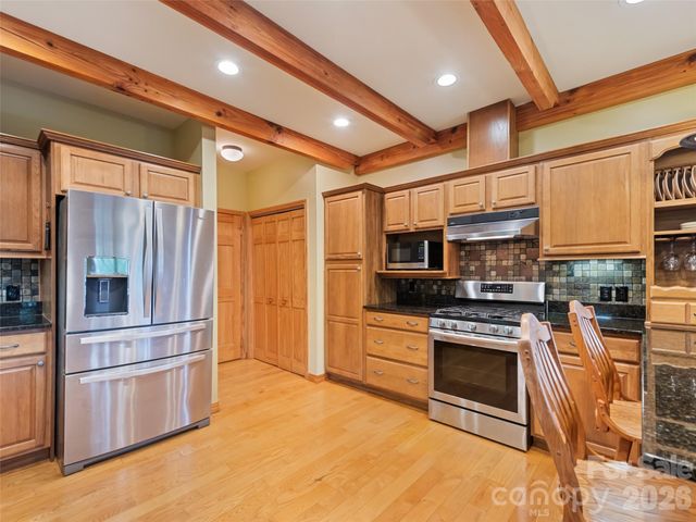 48 Hawks Lift Drive, Waynesville, NC 28786