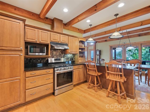 48 Hawks Lift Drive, Waynesville, NC 28786