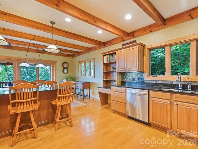 48 Hawks Lift Drive, Waynesville, NC 28786