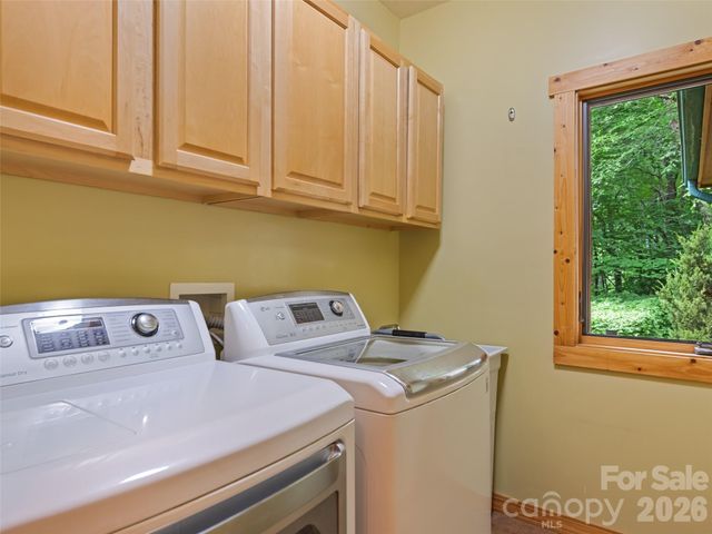 48 Hawks Lift Drive, Waynesville, NC 28786