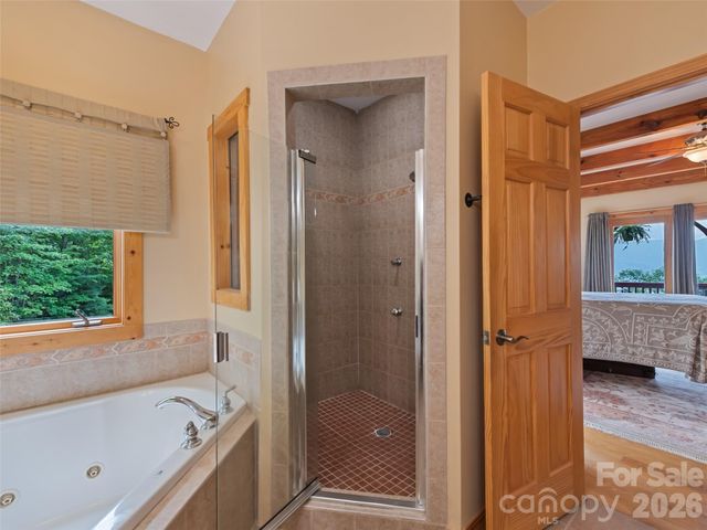 48 Hawks Lift Drive, Waynesville, NC 28786