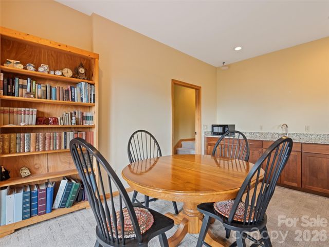 48 Hawks Lift Drive, Waynesville, NC 28786