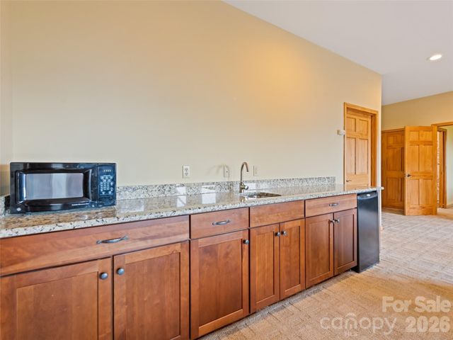 48 Hawks Lift Drive, Waynesville, NC 28786