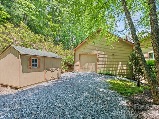 48 Hawks Lift Drive, Waynesville, NC 28786