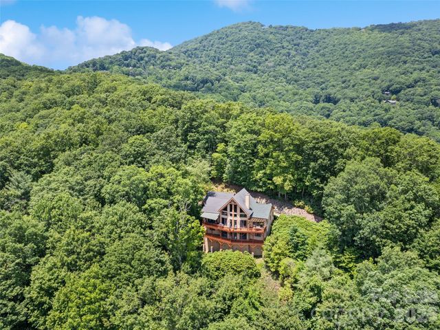 48 Hawks Lift Drive, Waynesville, NC 28786