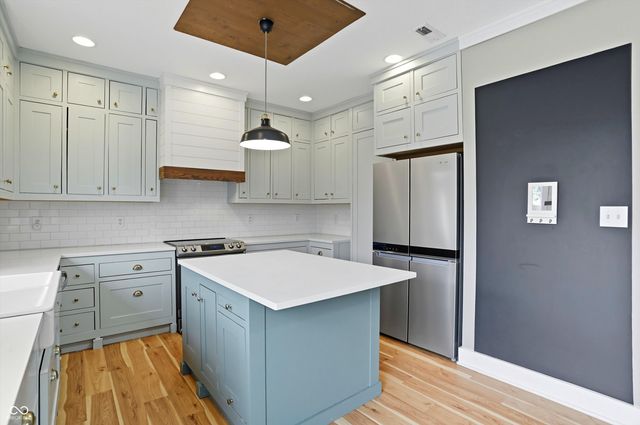 12438 Hawks Landing Drive, Fishers, IN 46037