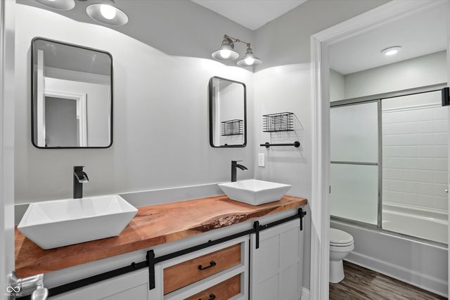 12438 Hawks Landing Drive, Fishers, IN 46037