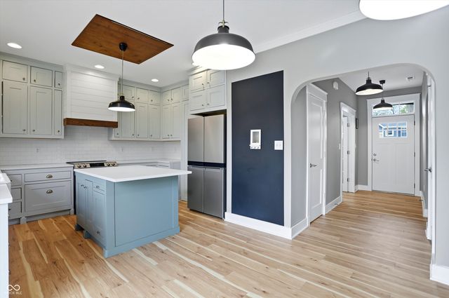 12438 Hawks Landing Drive, Fishers, IN 46037