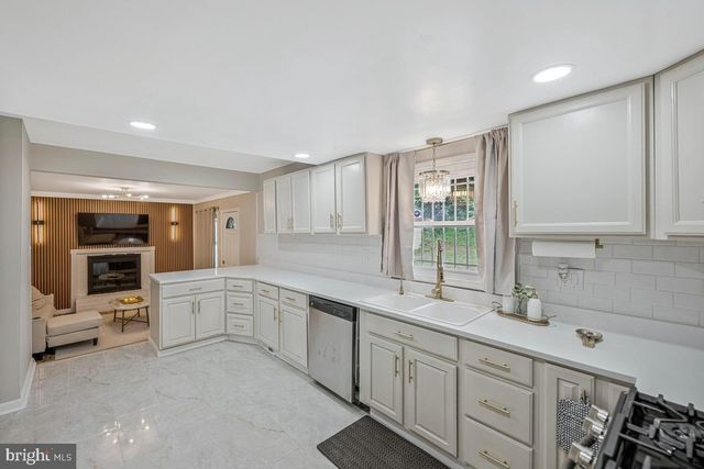 7515 LENHAM DR, Fort Washington, MD 20744