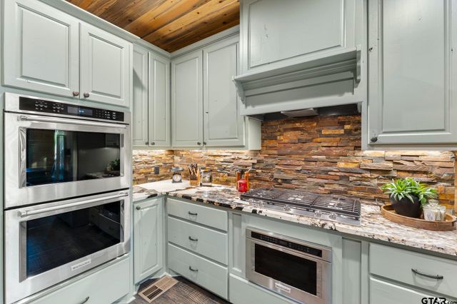 1625 Canadian Dr, Scroggins, TX 75480