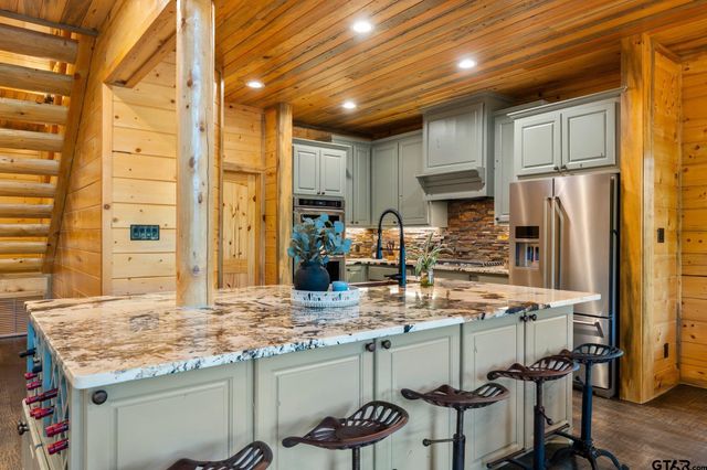 1625 Canadian Dr, Scroggins, TX 75480