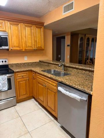 1480 WINDORAH Way B, West Palm Beach, FL 33411