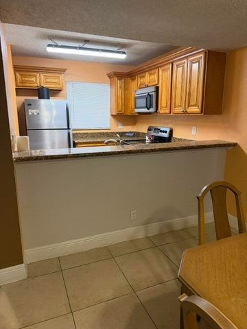 1480 WINDORAH Way B, West Palm Beach, FL 33411
