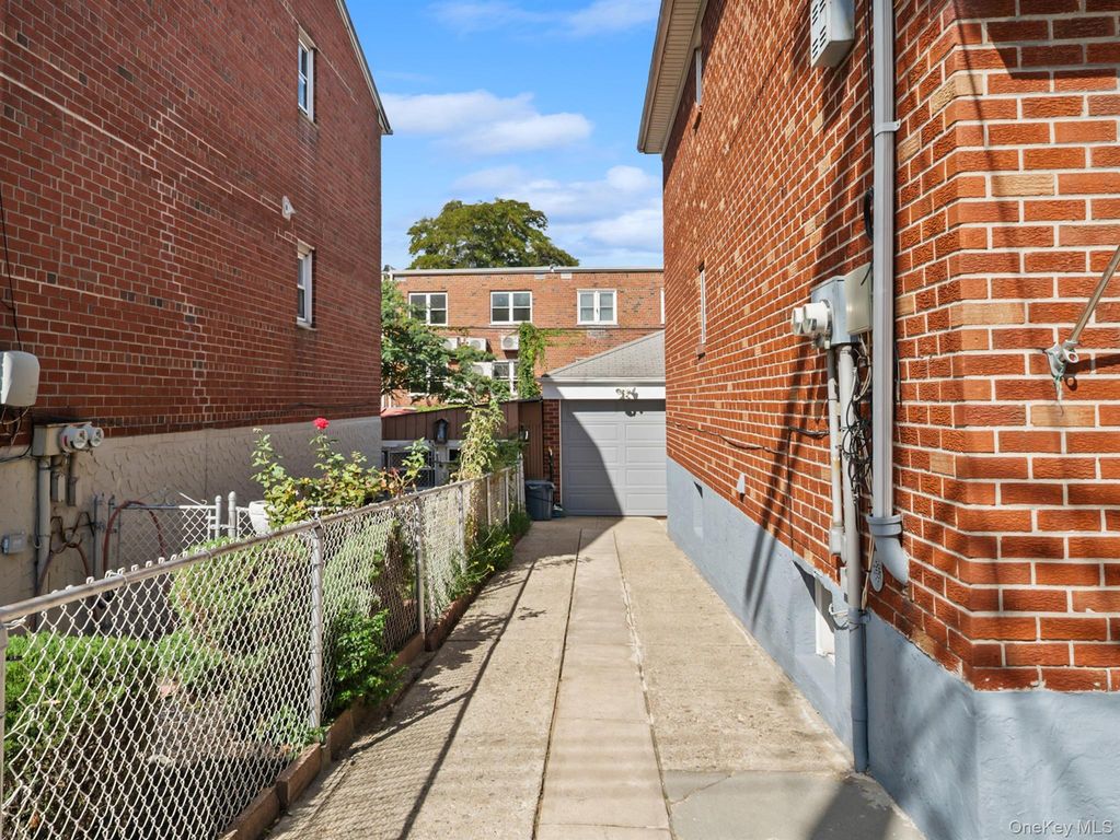 13818 Redding Street, Ozone Park, NY 11417 — photo 4