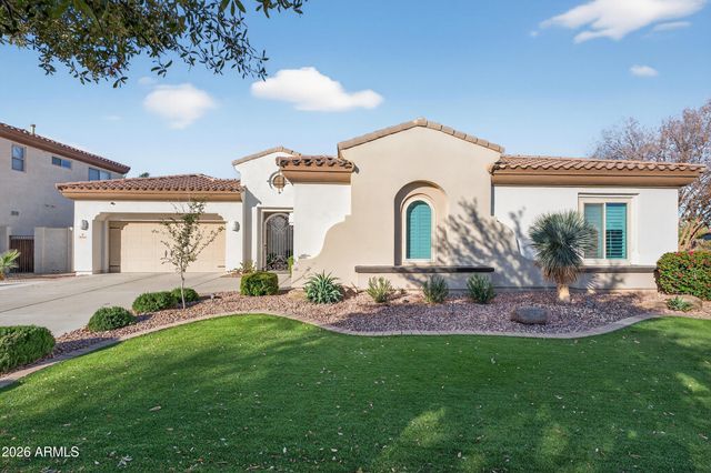 898 W GROVE Street, Litchfield Park, AZ 85340