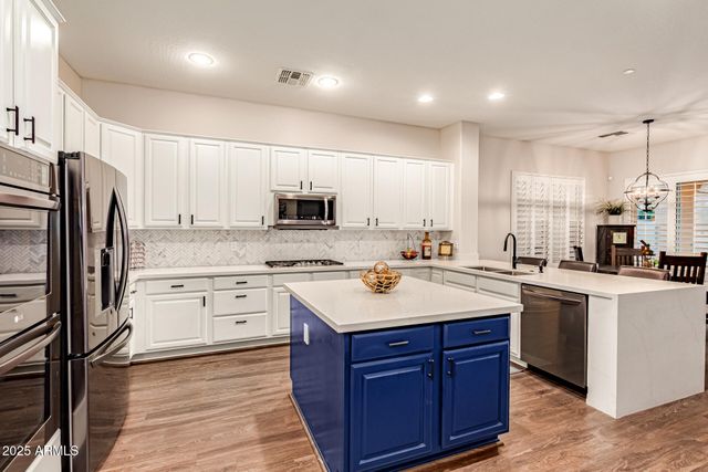 898 W GROVE Street, Litchfield Park, AZ 85340