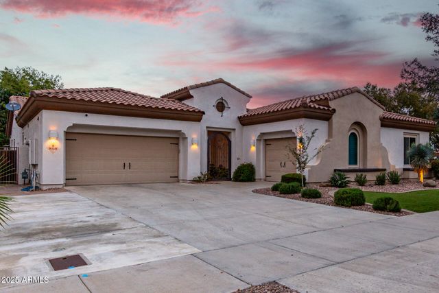 898 W GROVE Street, Litchfield Park, AZ 85340