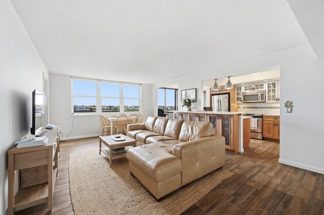 1648 Jupiter Cove Drive 411, Jupiter, FL 33469