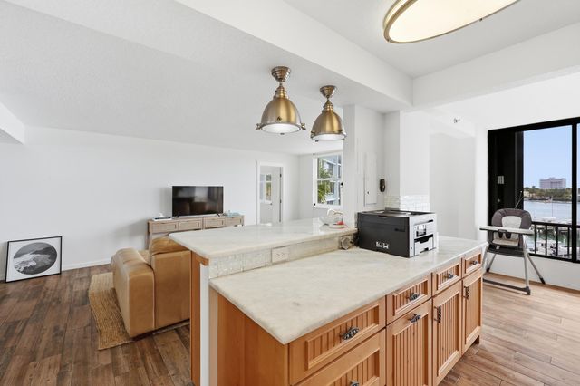 1648 Jupiter Cove Drive 411, Jupiter, FL 33469