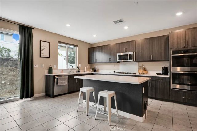 530 Cumberland Road, Rialto, CA 92377