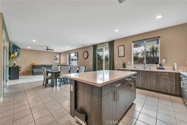 530 Cumberland Road, Rialto, CA 92377