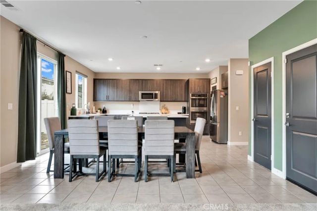 530 Cumberland Road, Rialto, CA 92377