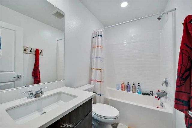 530 Cumberland Road, Rialto, CA 92377