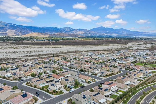 530 Cumberland Road, Rialto, CA 92377