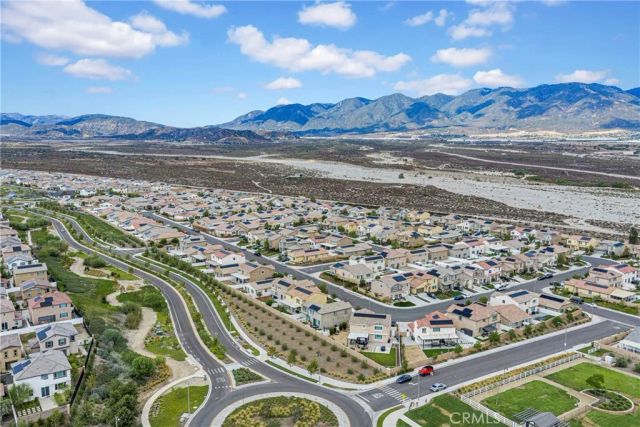 530 Cumberland Road, Rialto, CA 92377