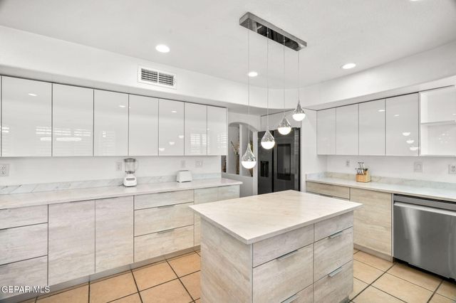 3660 TIERRA INCA Drive, El Paso, TX 79938
